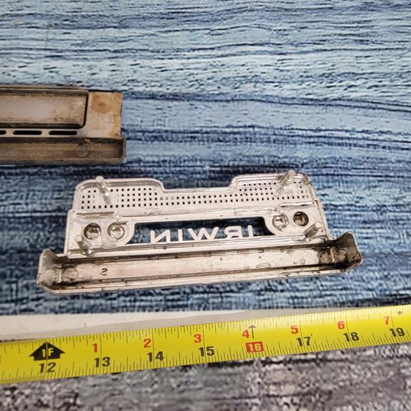 Vintage 3 pieces toy front grills 2 tin one plastic - Picture 6 of 6